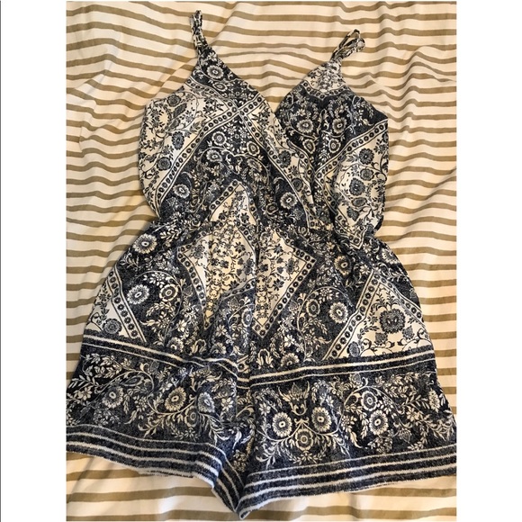 Cute romper!! - Picture 2 of 4